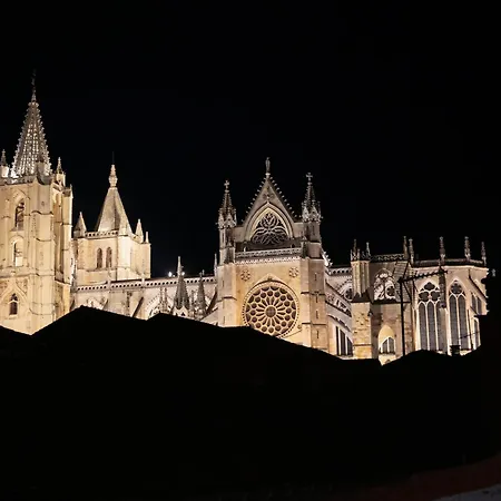 Meile - 100 M De La Catedral شقة